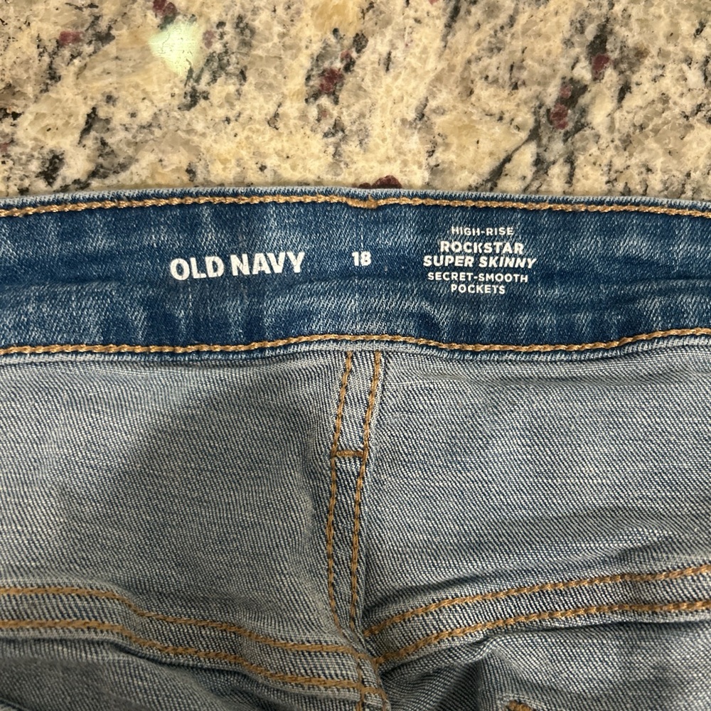 Old Navy High-Rise Rockstar Super Skinny Jeans